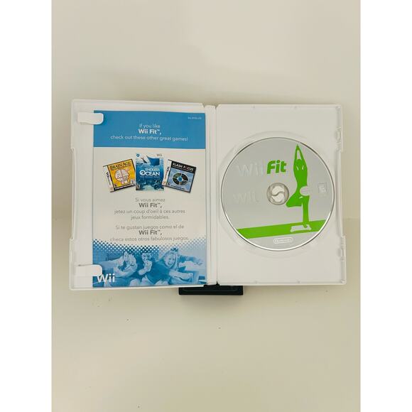 Wii Fit - Video Game - Picture 2 of 3